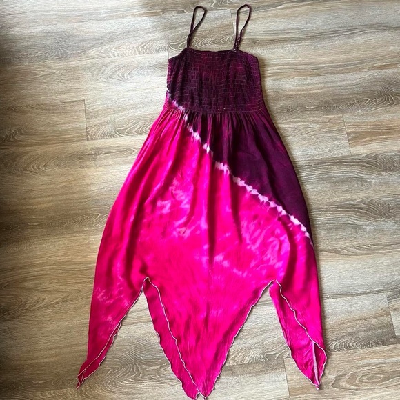 Peaceful People pink, white, & purple tie-dye flowy handkerchief hem boho dress - Picture 5 of 8